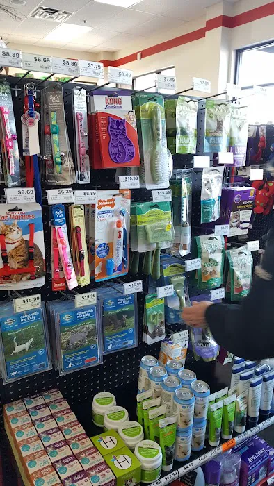 Chuck & Don's Pet Food & Supplies Picture 8