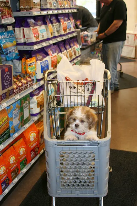 Chuck & Don's Pet Food & Supplies Picture 10
