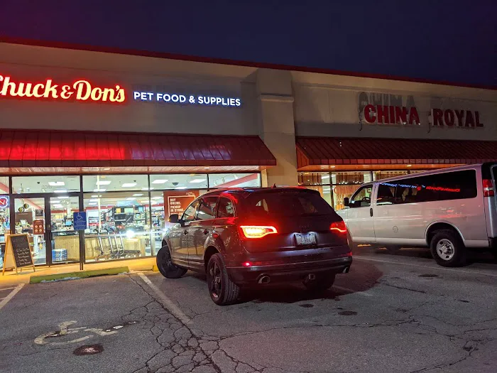 Chuck & Don's Pet Food & Supplies Picture 1
