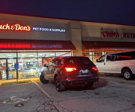 Chuck & Don's Pet Food & Supplies