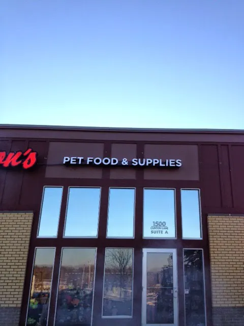 Chuck & Don's Pet Food & Supplies Picture 6