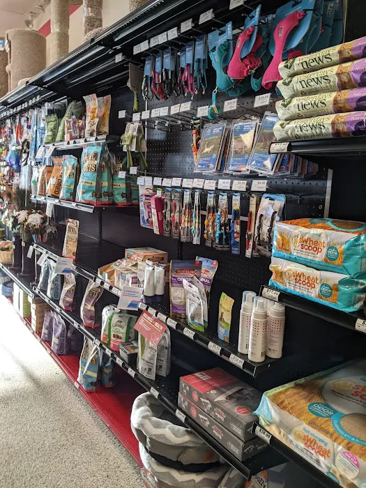 Chuck & Don's Pet Food & Supplies Picture 5
