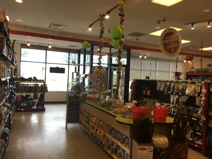 Chuck & Don's Pet Food & Supplies Picture 2