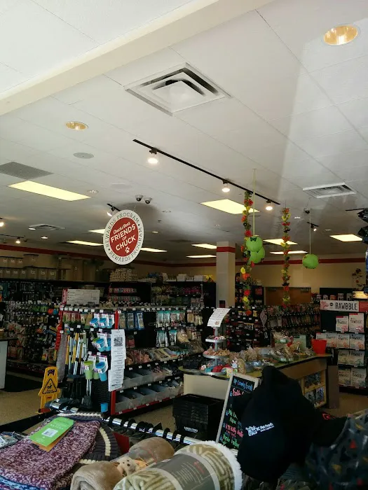 Chuck & Don's Pet Food & Supplies Picture 6