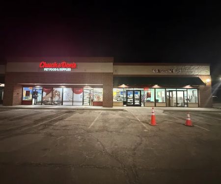 Chuck & Don's Pet Food & Supplies
