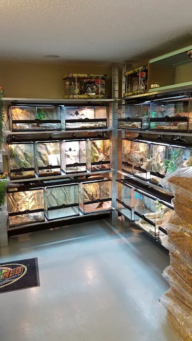 5280 Reptile Room - West Picture 1
