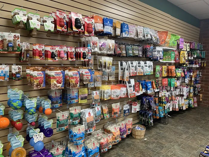 Chuck & Don's Pet Food & Supplies Picture 6
