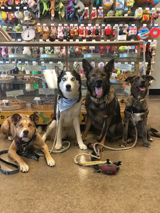 Chuck & Don's Pet Food & Supplies Picture 5