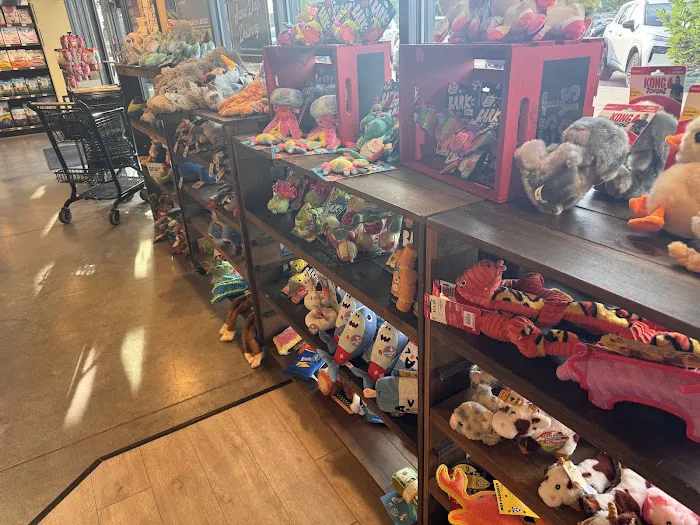 Chuck & Don's Pet Food & Supplies Picture 5