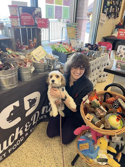 Chuck & Don's Pet Food & Supplies Picture 8