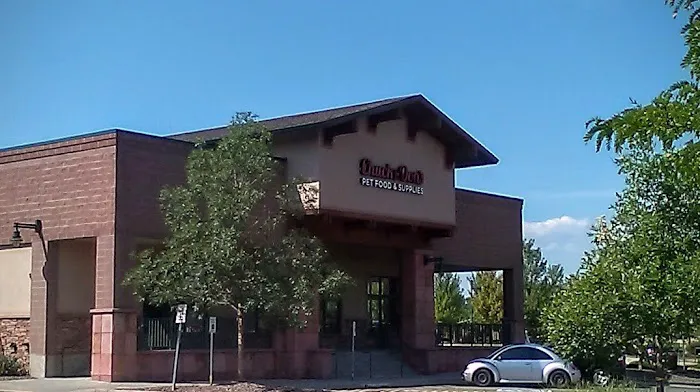 Chuck & Don's Pet Food & Supplies Picture 4