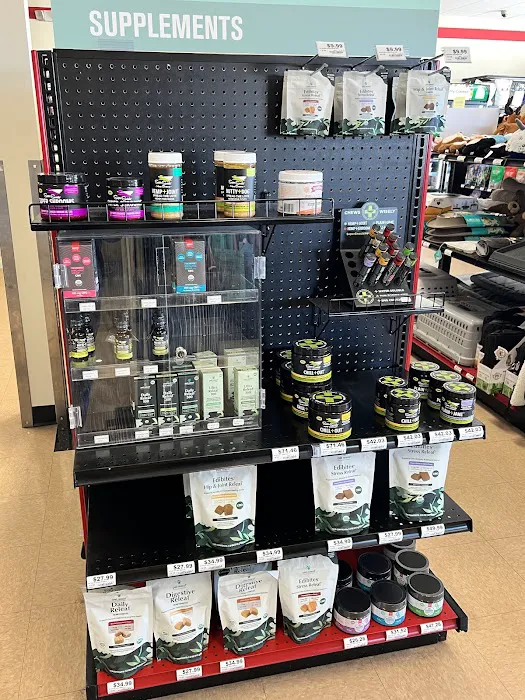 Chuck & Don's Pet Food & Supplies Picture 9
