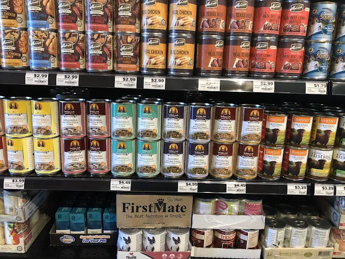 Chuck & Don's Pet Food & Supplies Picture 6