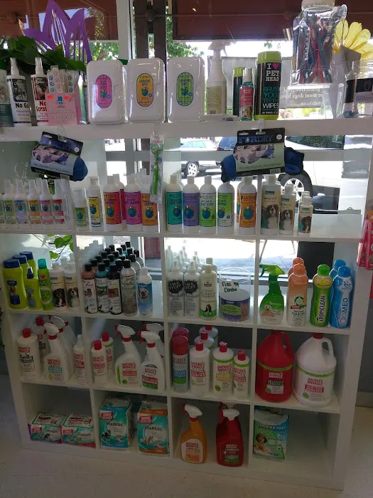 Debbie's Pet Boutique Picture 4