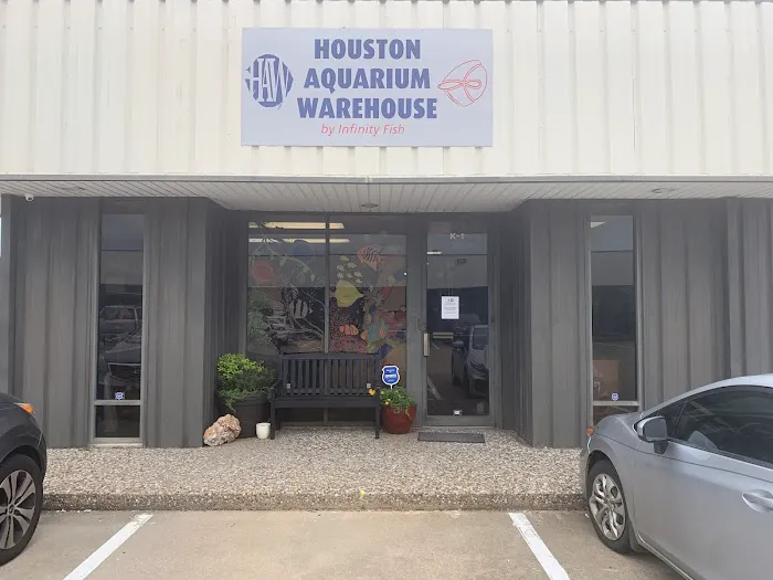Houston Aquarium Warehouse Picture 1