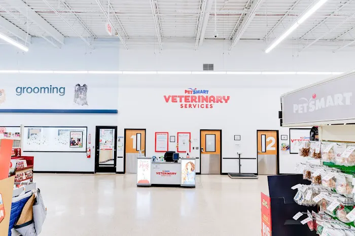 PetSmart Veterinary Services - Commack Picture 9