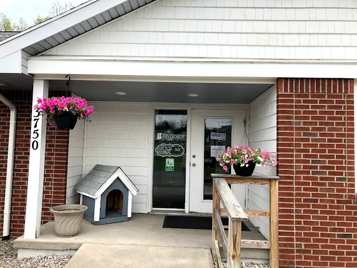 Riverside Veterinary Hospital Picture 2