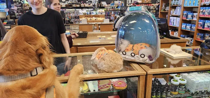 Bridges Pets, Gifts & Water Gardens Picture 1