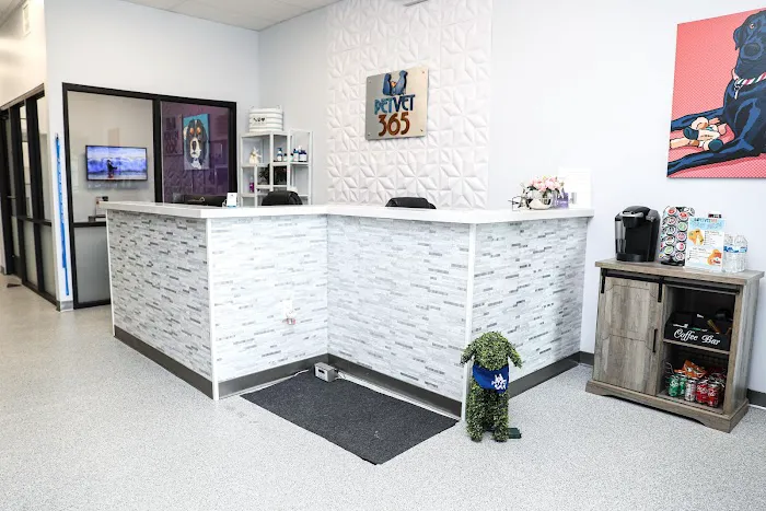 PetVet365 Pet Hospital Pittsburgh / South Hills Picture 8