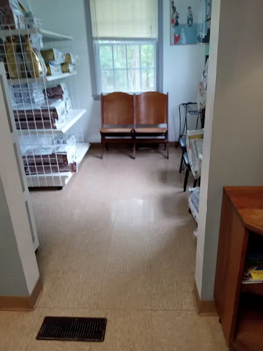 Monelison Animal Clinic Picture 5