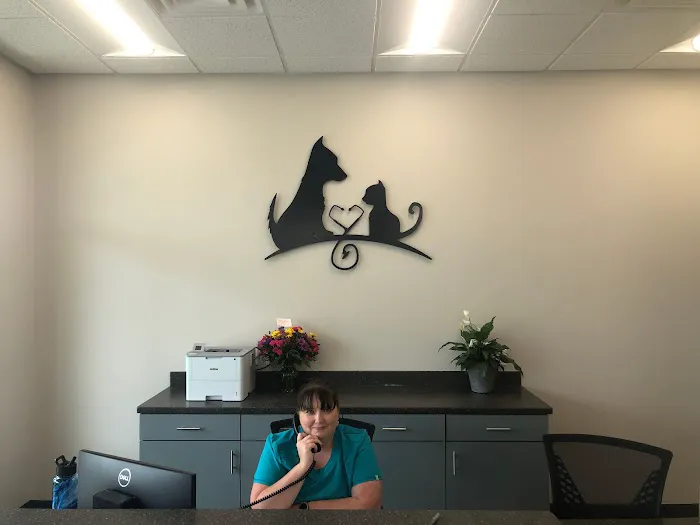 Crescent Ridge Veterinary Hospital Picture 1