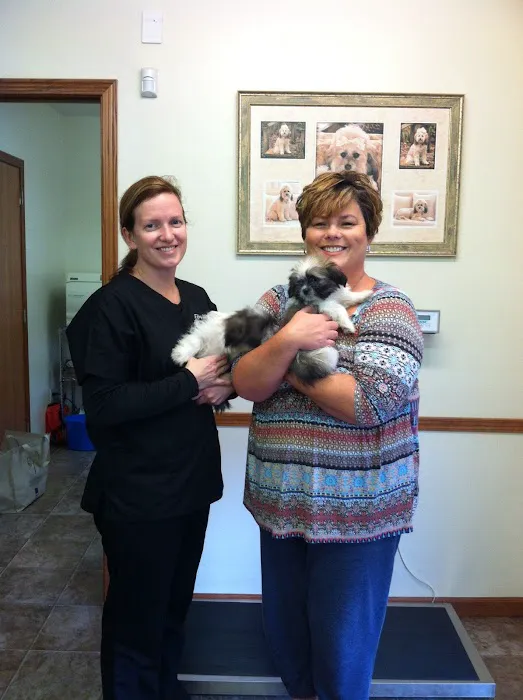 Tiffany Dlesk Spay-Neuter Clinic Picture 4