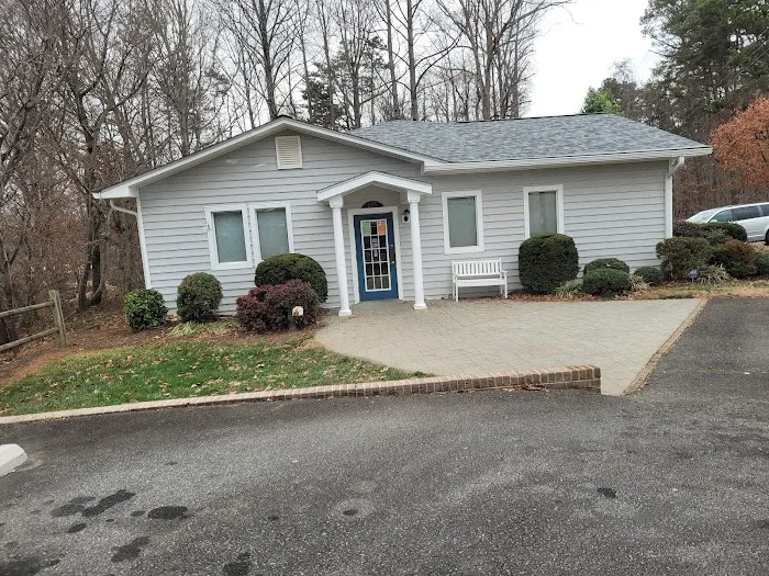 Pilot Mountain Animal Hospital Picture 6