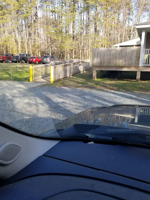 Animal Medical Center of Louisa Picture 6