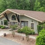 Veterinary Hospital at the Lake