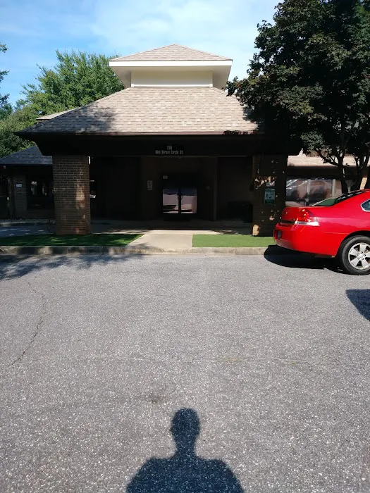 Hill Kenneth DVM Picture 2