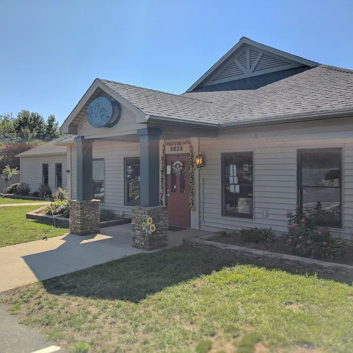 Little Mountain Veterinary Clinic Picture 8