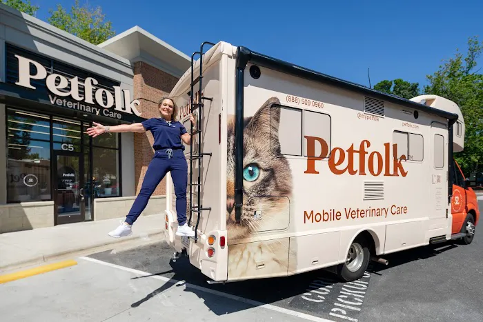 Petfolk Veterinary & Urgent Care - North Hills Picture 2