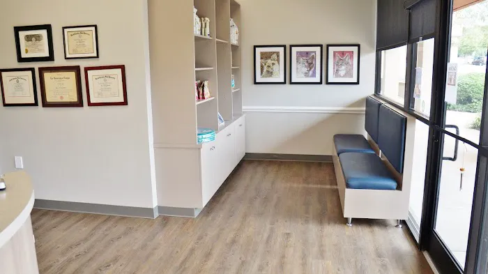 Carrboro Plaza Veterinary Clinic Picture 5
