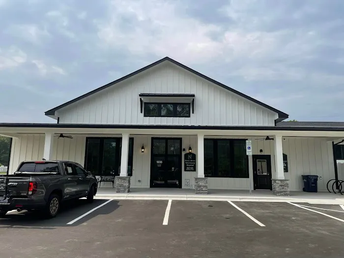 Neuse River Veterinary Hospital Picture 1