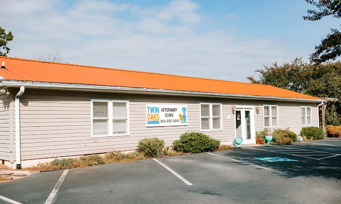 Twin Oaks Veterinary Clinic Picture 9