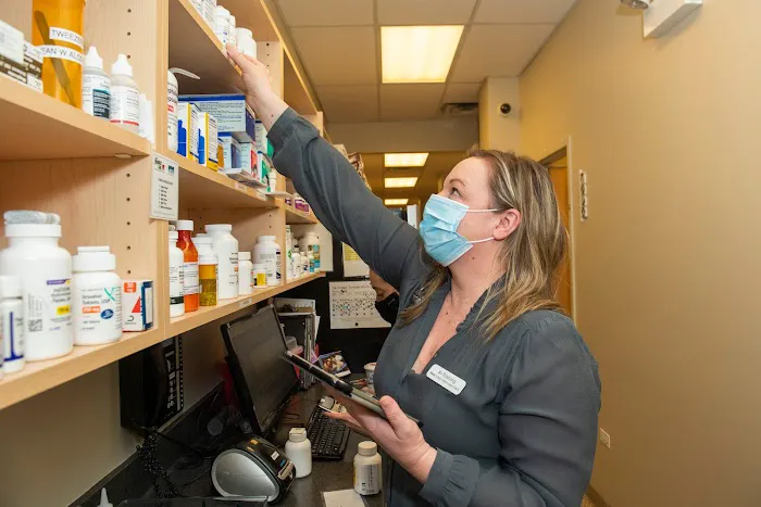 West Loop Veterinary Care Picture 5