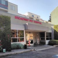 Broadway Pet Hospital: Schulze Roger DVM ico