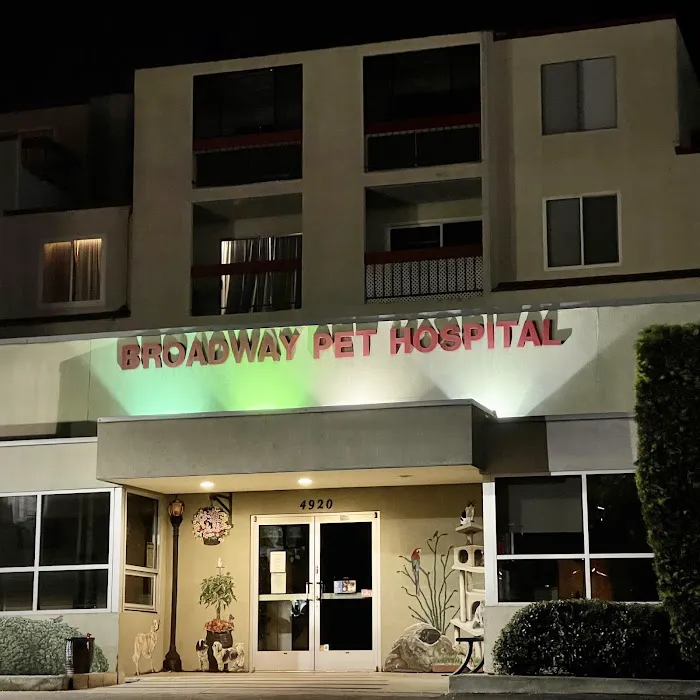 Broadway Pet Hospital: Schulze Roger DVM Picture 2