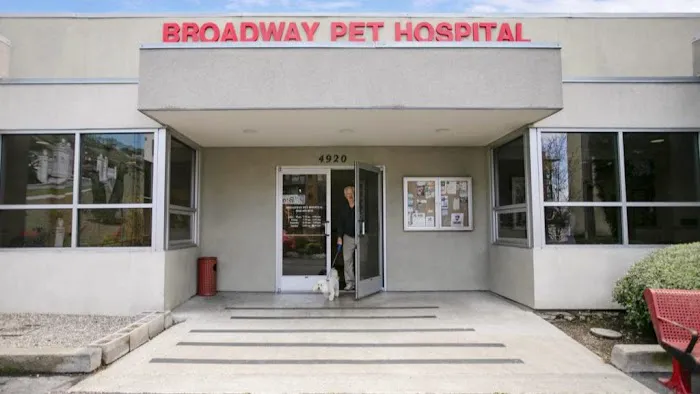 VCA Broadway Animal Hospital Picture 1