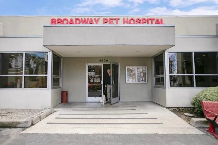 VCA Broadway Animal Hospital Picture 2