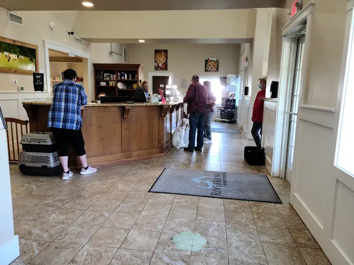 Riverbank Animal Hospital Picture 3