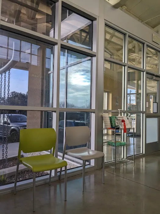 The Leeu Naylor Medical Building Picture 4