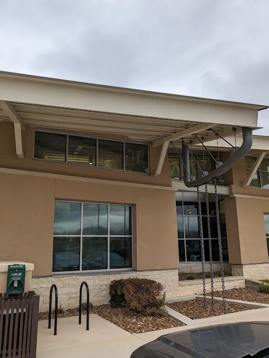The Leeu Naylor Medical Building Picture 8