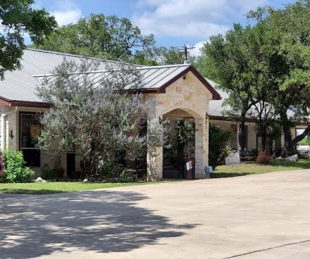 Hooves & Paws Veterinary Clinic