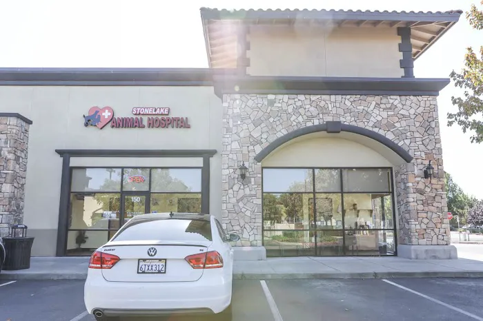 Stonelake Animal Hospital Picture 2