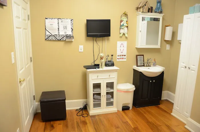 Little House Animal Hospital Picture 6