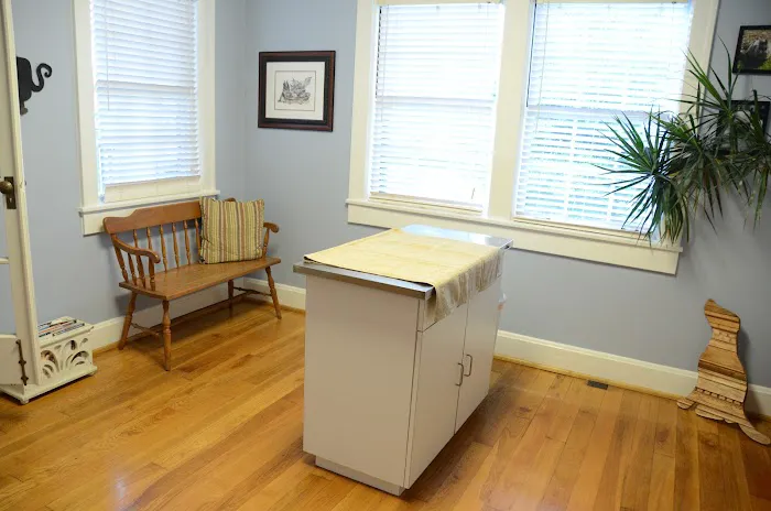 Little House Animal Hospital Picture 3