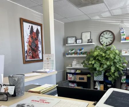 Paws & Claws Pet Hospital of Maple Grove