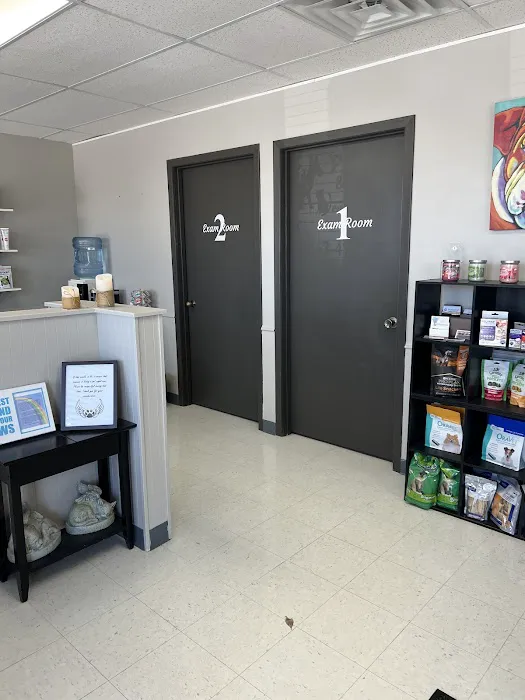 Paws & Claws Pet Hospital of Maple Grove Picture 2