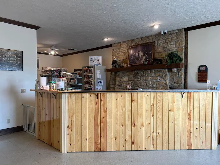 Spencer Town & Country Veterinary Clinic Picture 3